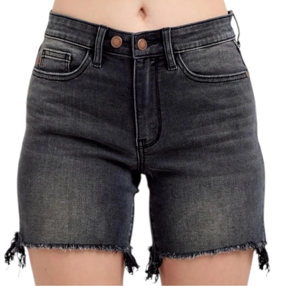 Judy Blue High Rise Bermuda Shorts Black Wash Frayed Hem Denim NWT - Picture 7 of 11